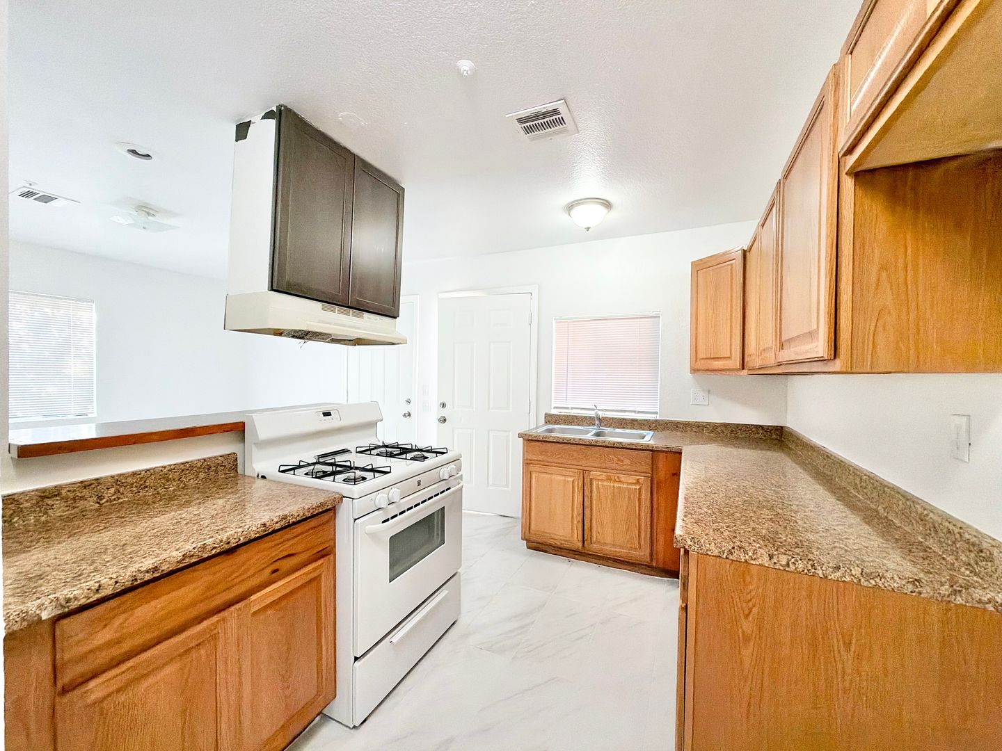 Desert Hot Springs Apartment: 66369 Buena Vista Ave.