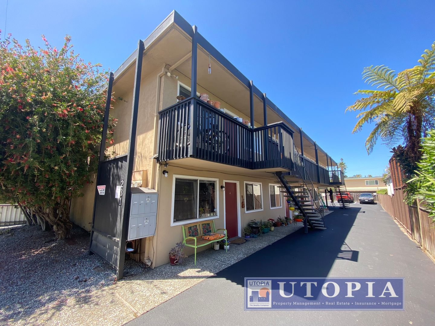 Santa Cruz Apartment: 231 Blackburn Street
