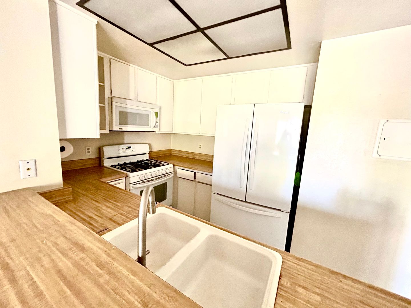 Simi Valley Condo: 1912 Heywood St