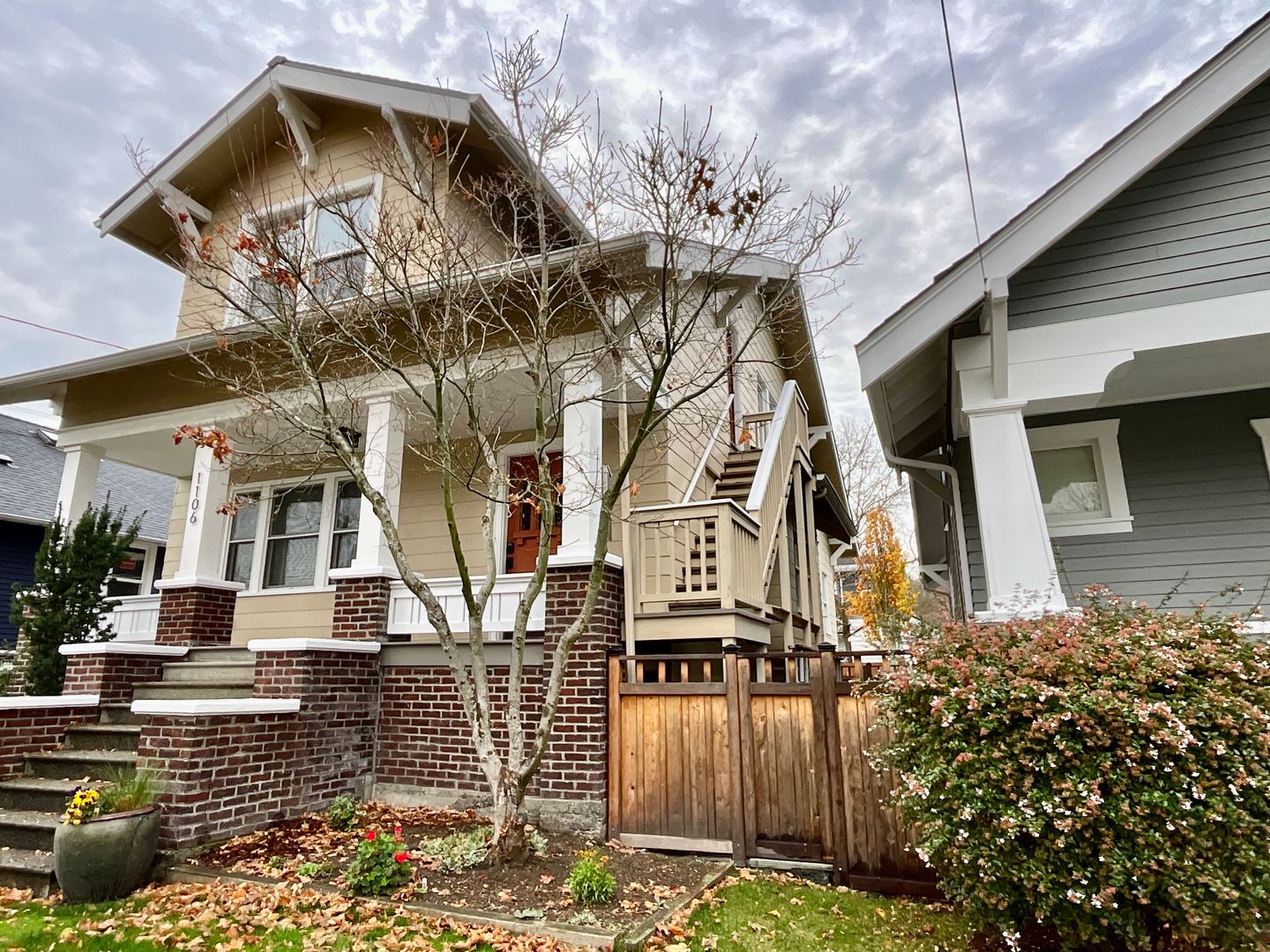 Seattle House: 1106 N 49th St