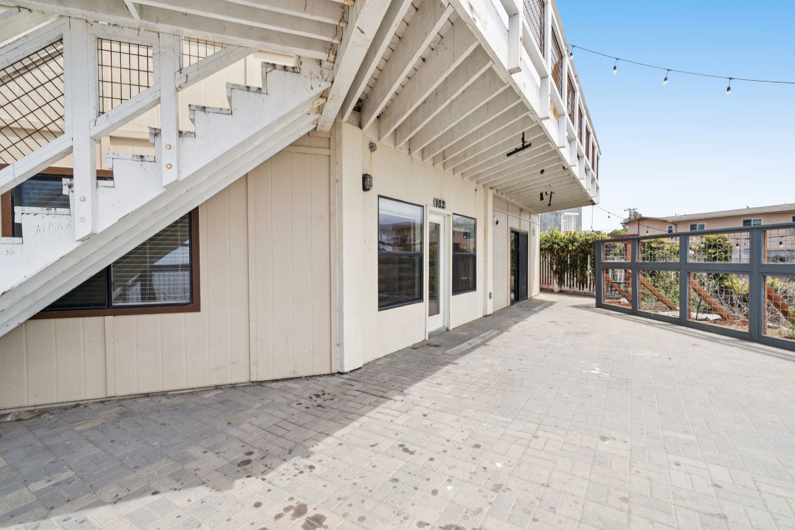 Goleta Apartment: 6761 Del Playa