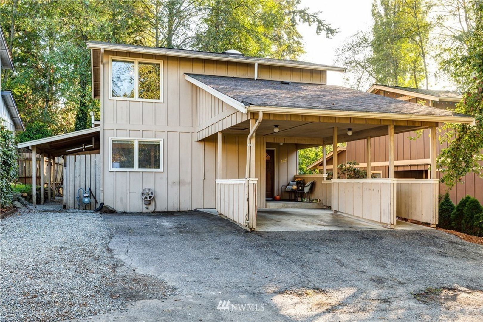 Bellingham House: 3025 Wilson Ave Aly