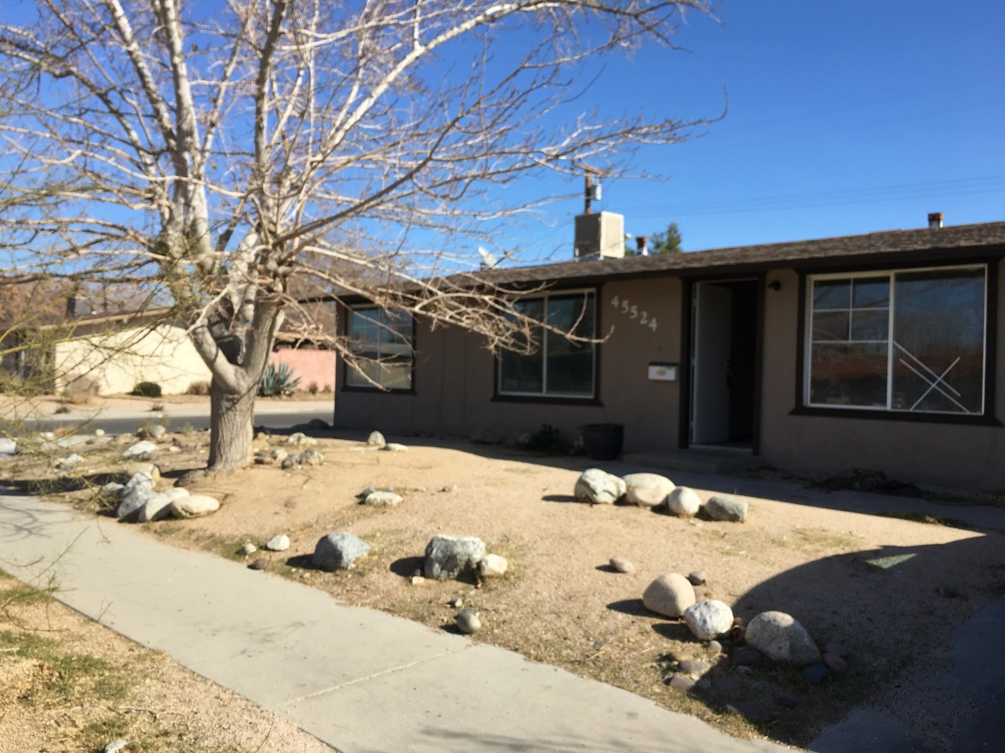 Lancaster House: 45524 Gadsden Ave