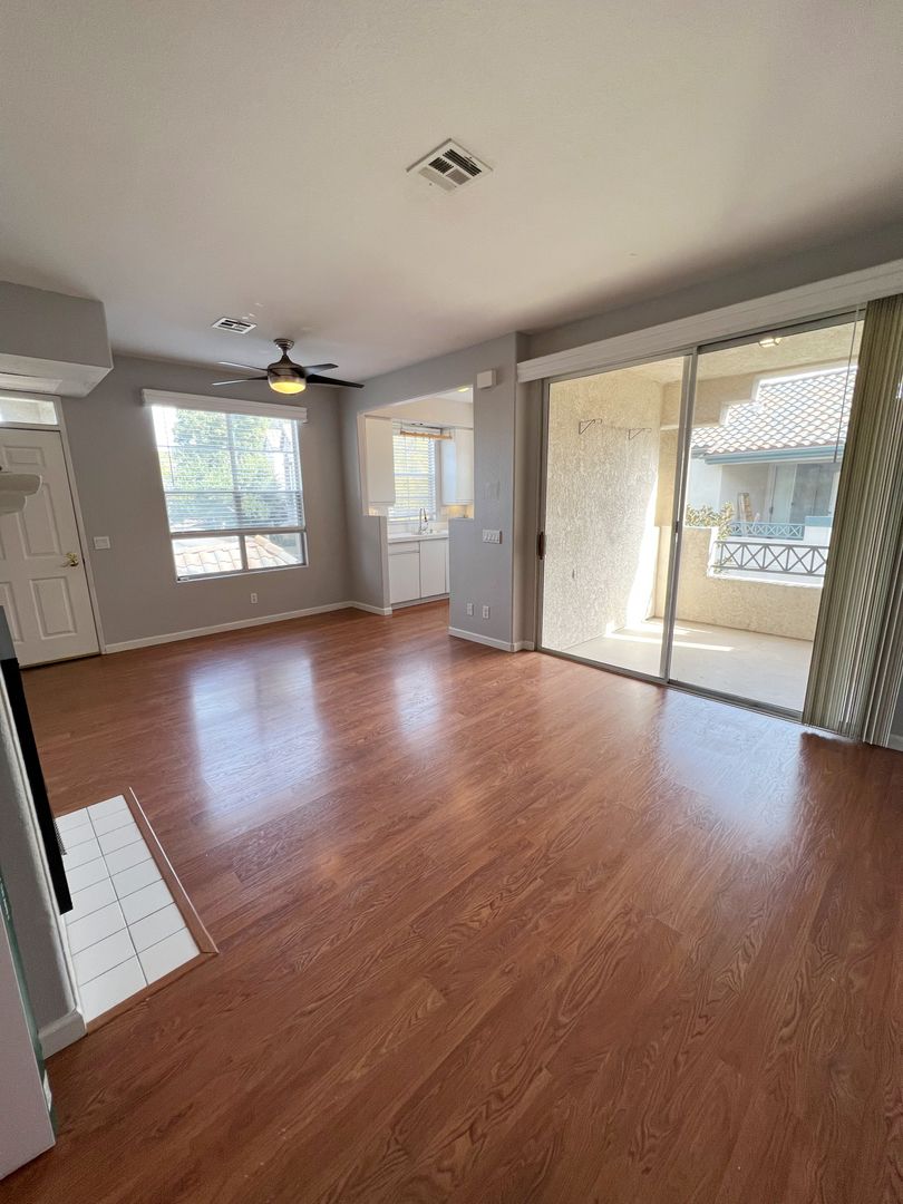 San Diego Condo: 3535 Caminito El Rincon #262