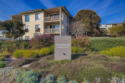 One Bedroom Condo Available in Watergate Community/Emeryville!