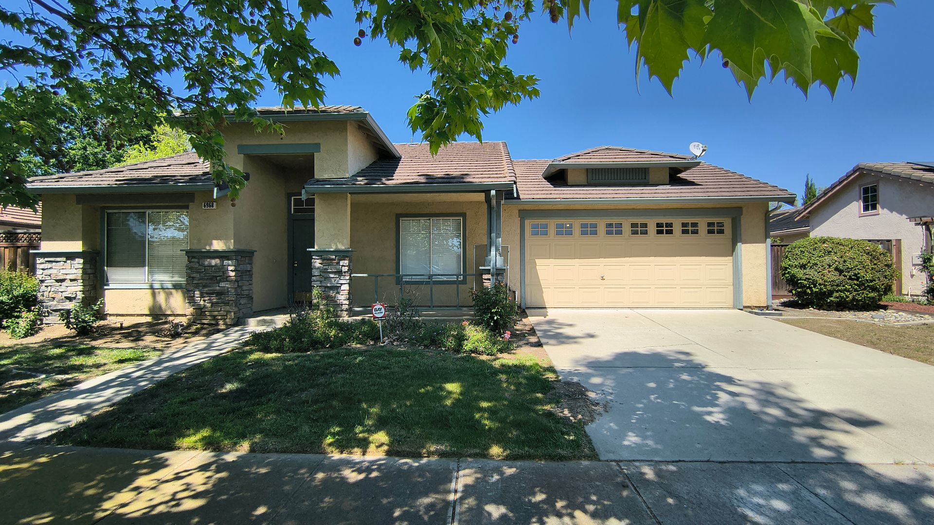 Livermore House: 6968 Sunridge Drive