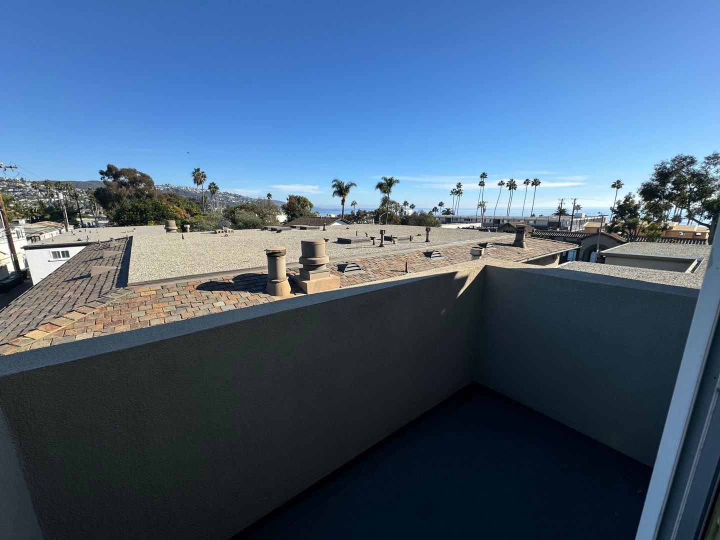 Roof deck at SOC T 353-354