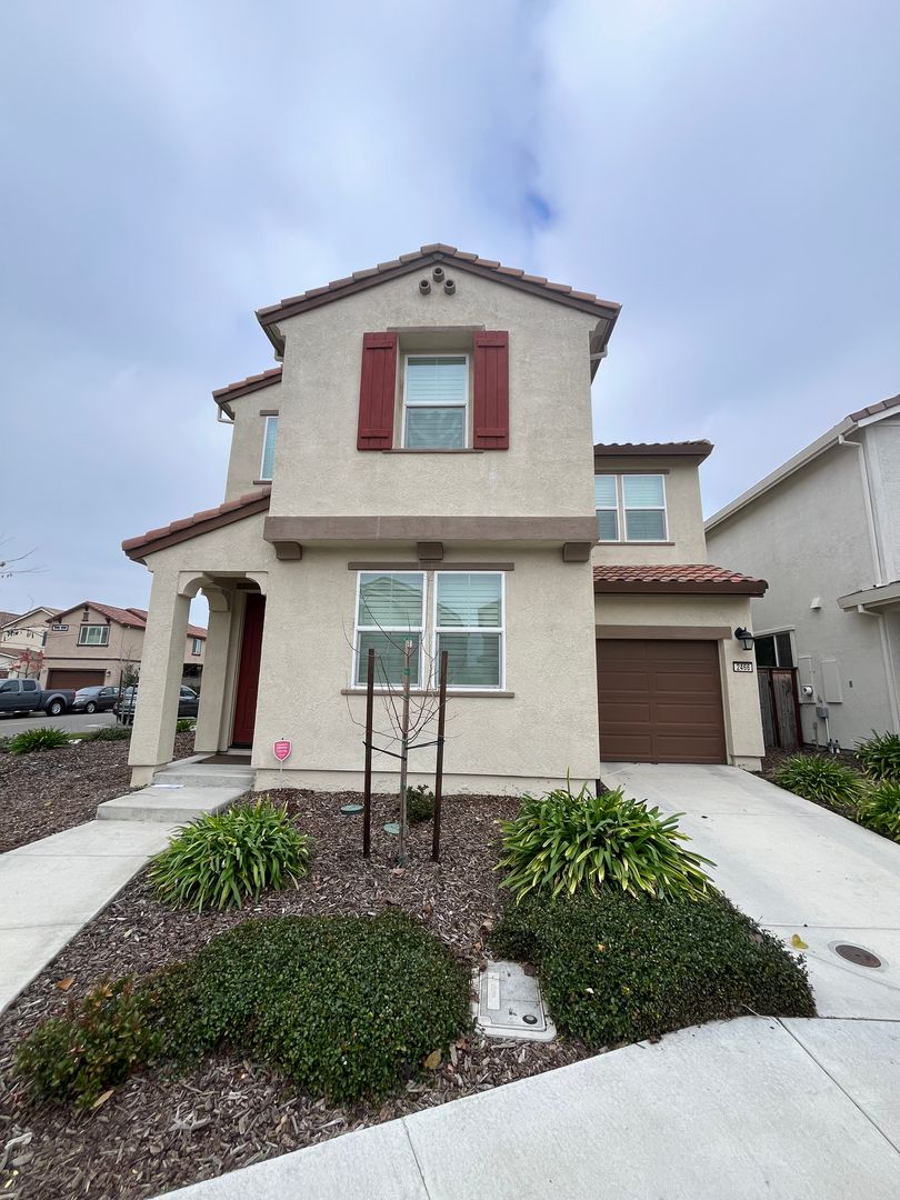 Sacramento House: 2466 Buzz Aldrin Way