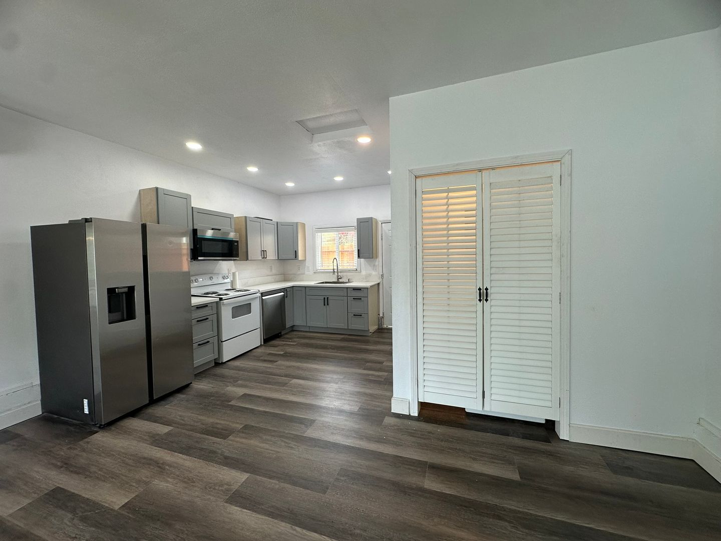 West Sacramento Apartment: 1544 Maryland Ave
