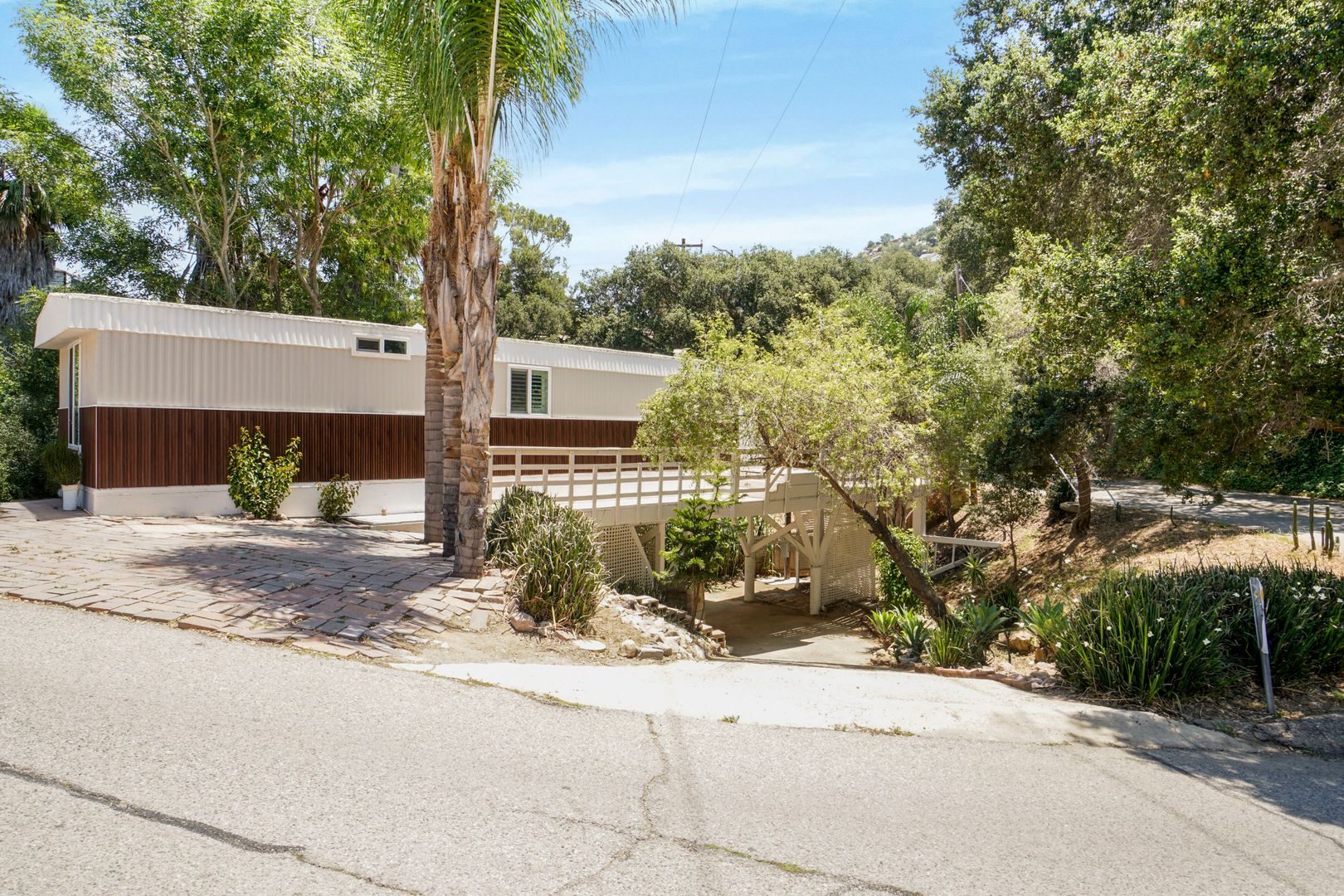 Simi Valley House: 1070 Katherine Rd