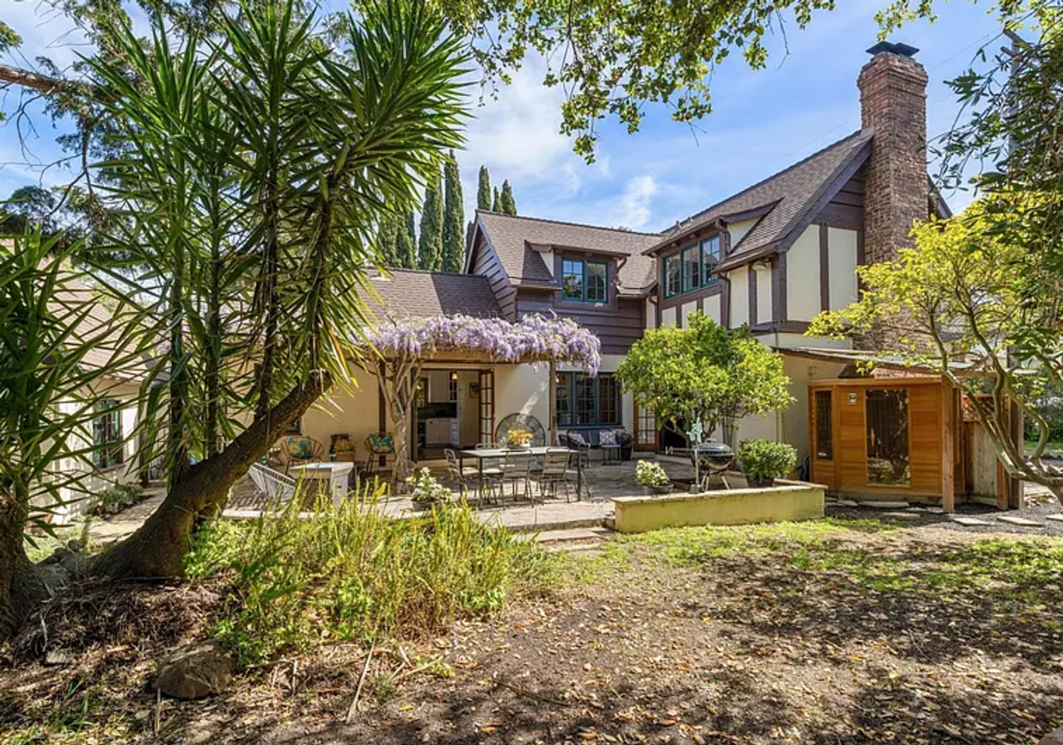 Oakland House: 3987 Turnley Ave