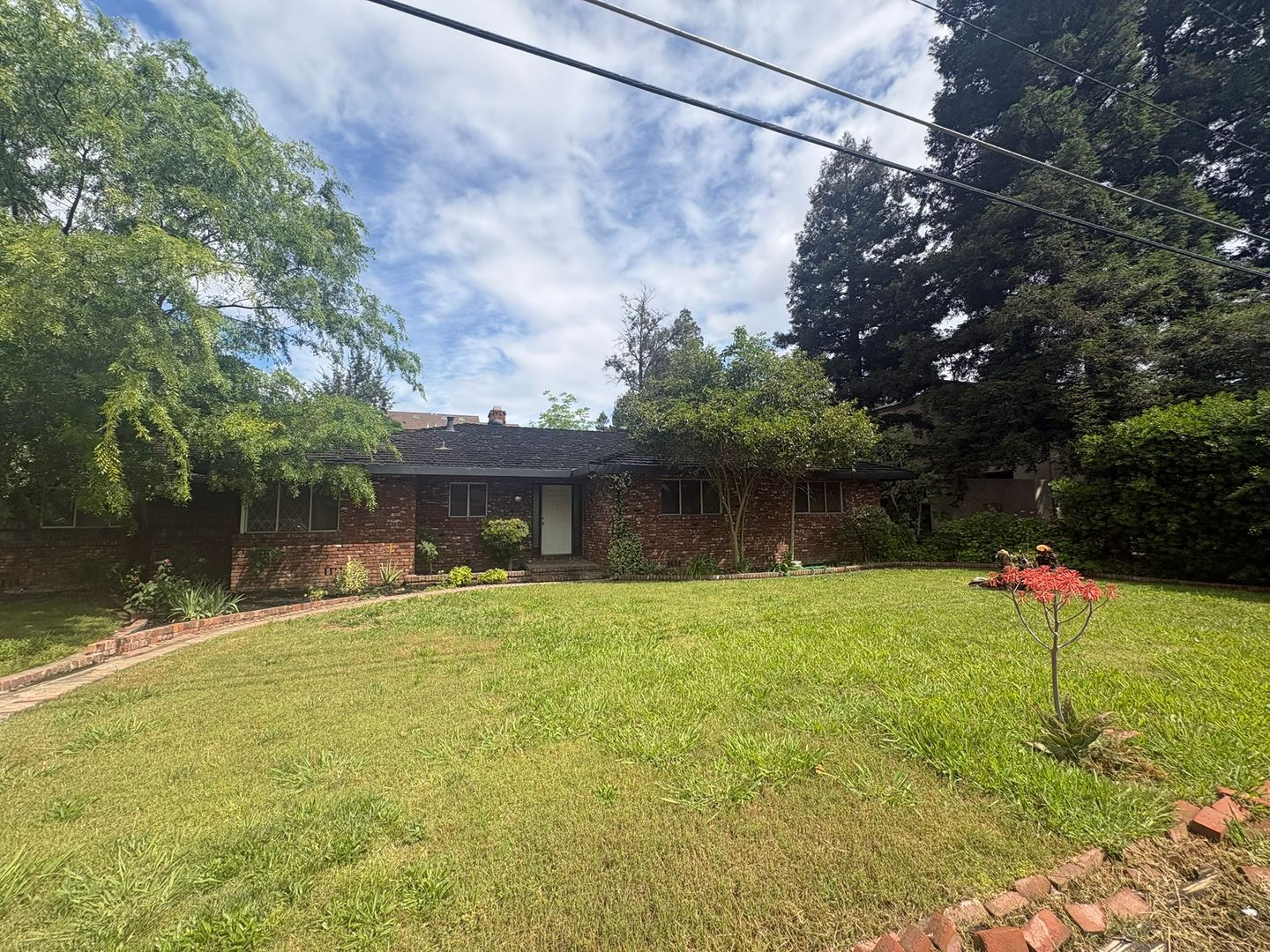 Sacramento House: 2511 Larkspur Ln.