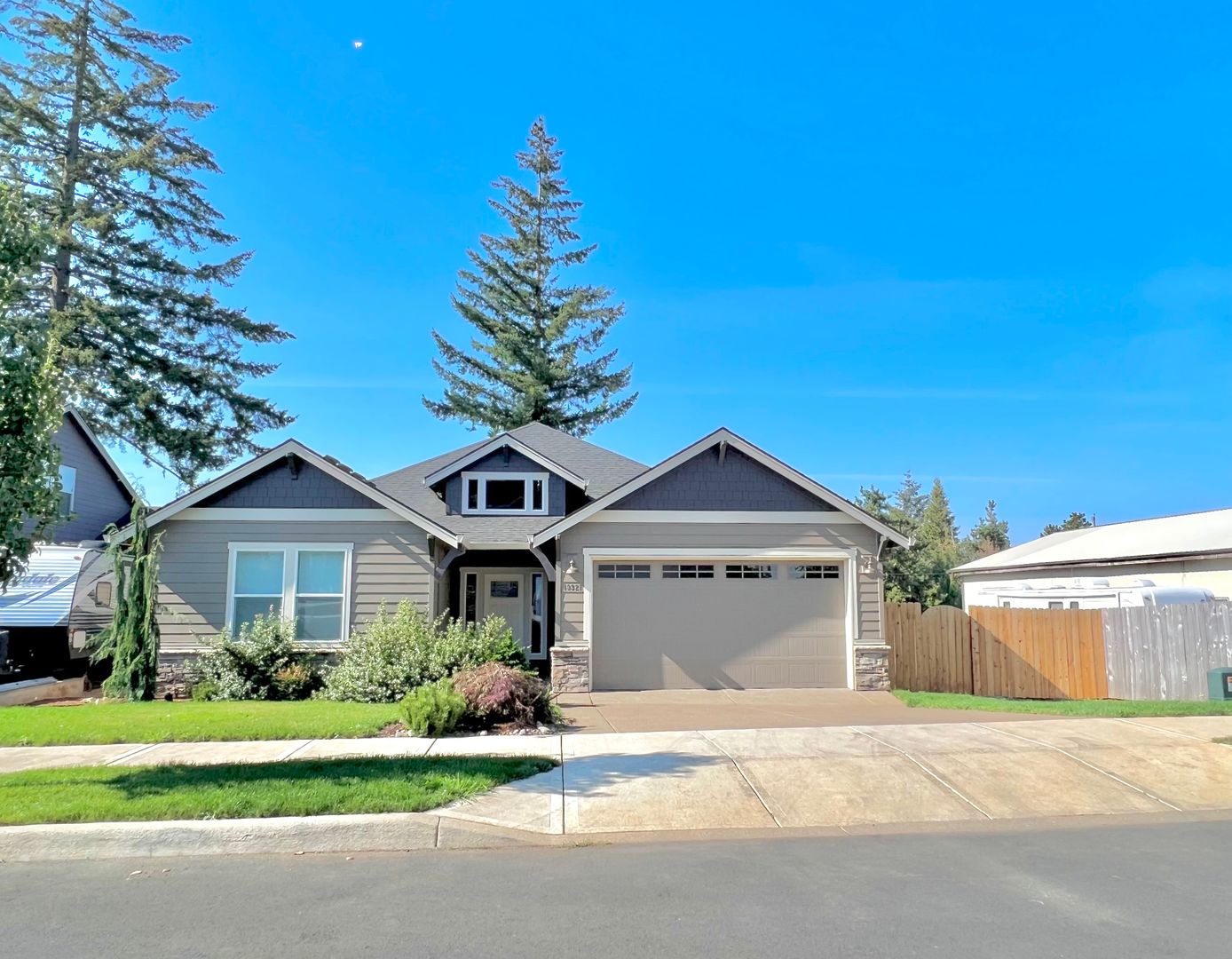 Sandy House: 19321 Dublin Ave