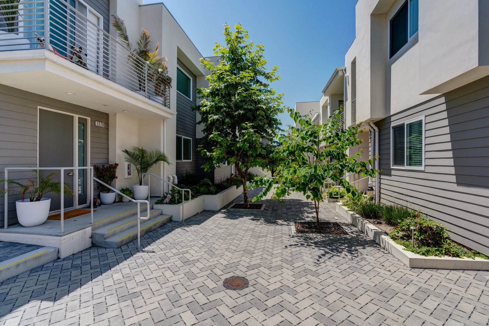 Ventura Apartment: 1276 East Santa Clara St