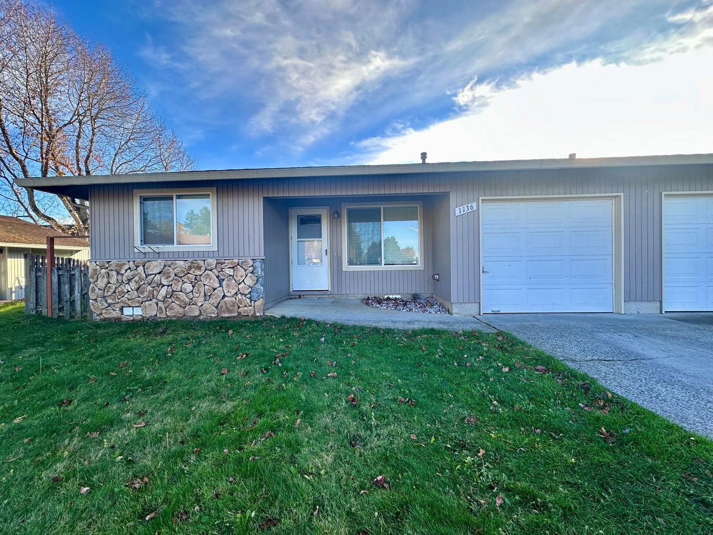Troutdale House: 1136 SW Fox Ct
