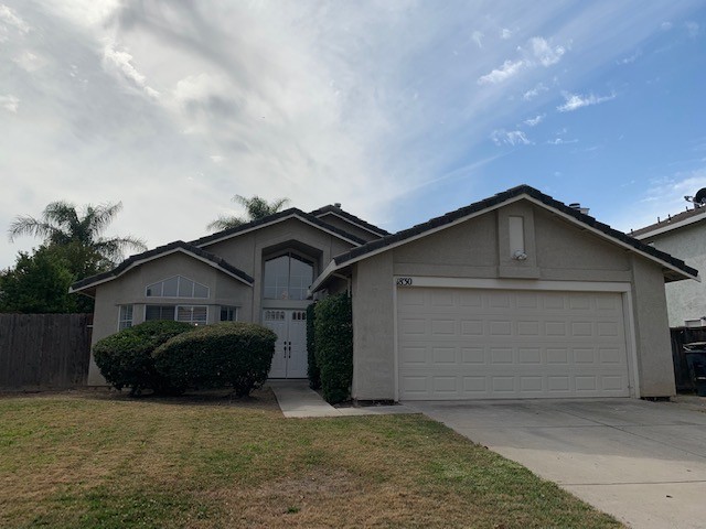 Tracy House: 1830 Foxwood Drive