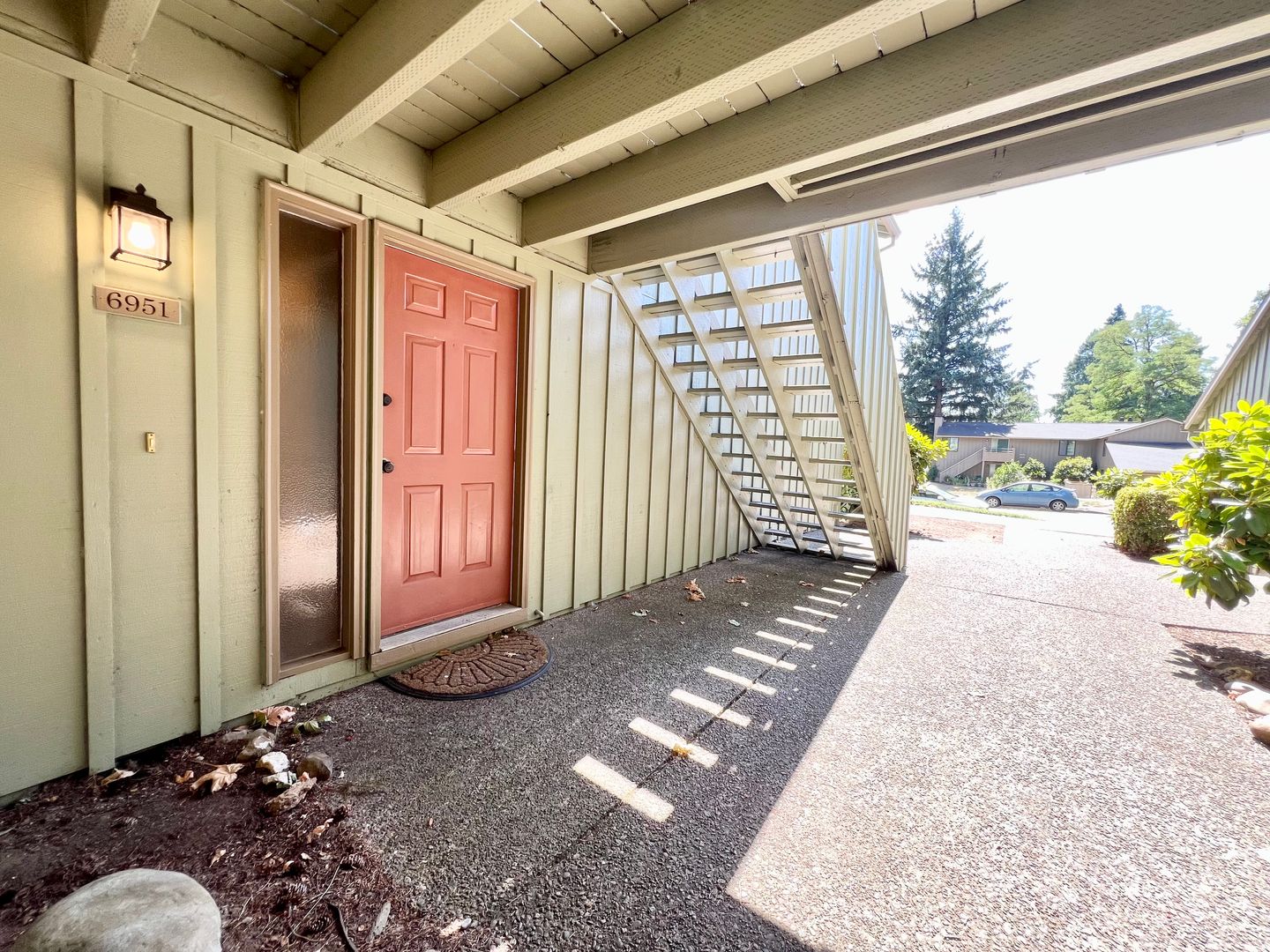 Lake Oswego Apartment: 6951 SW Montauk Circle