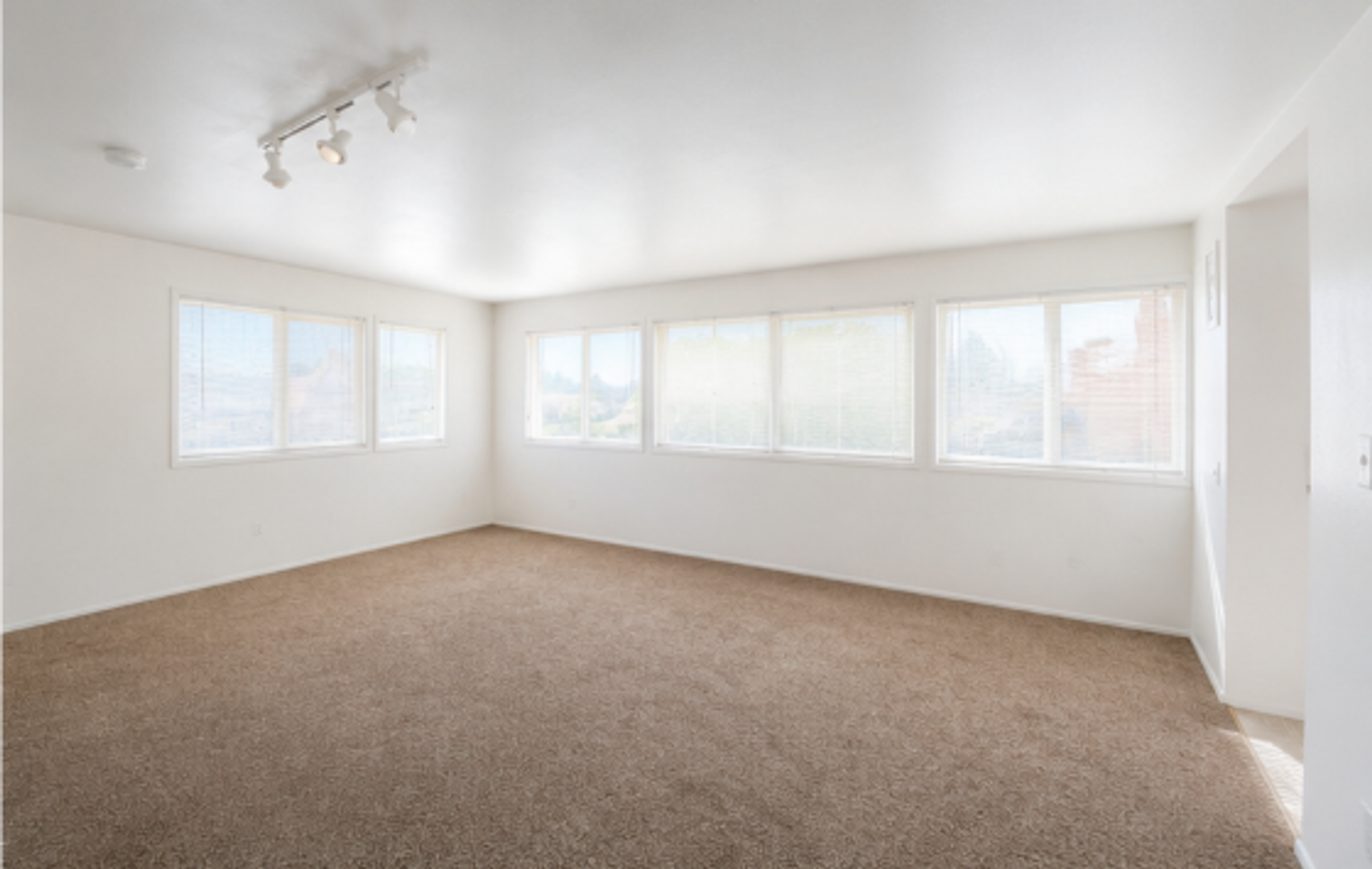 Everett Apartment: 1911 26th St