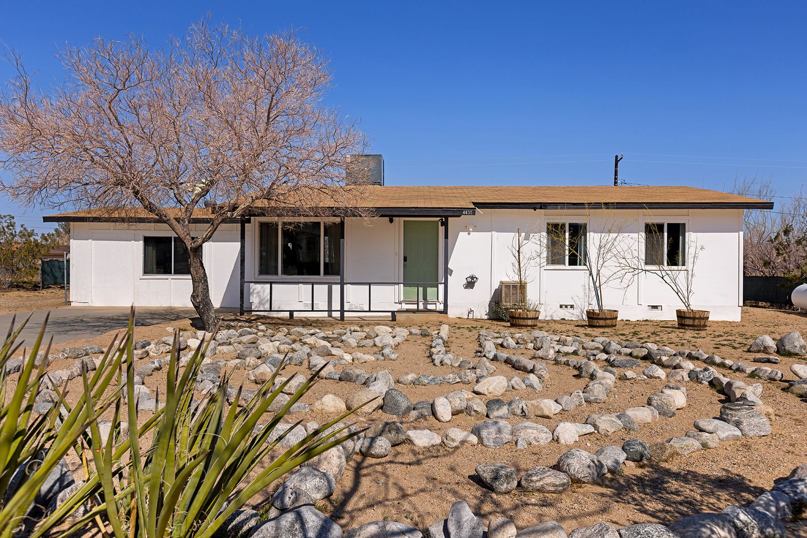 Joshua Tree House: 4835 Avenida La Flora Desierta