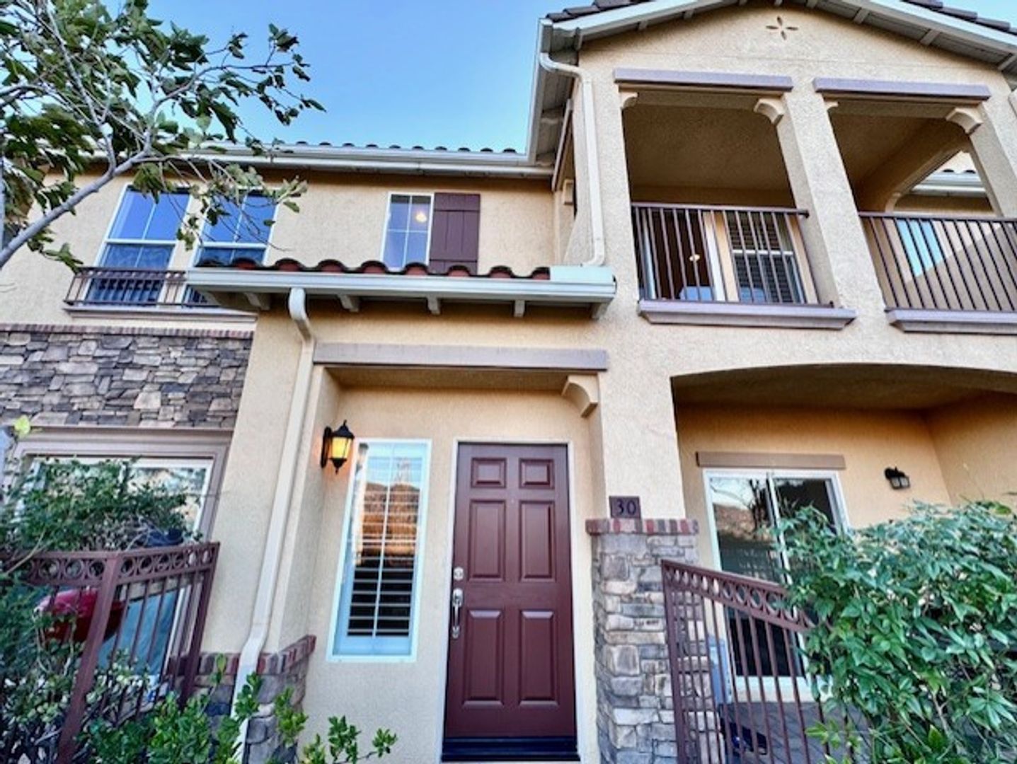 Granada Hills Condo: 15617 Odyssey Drive #30