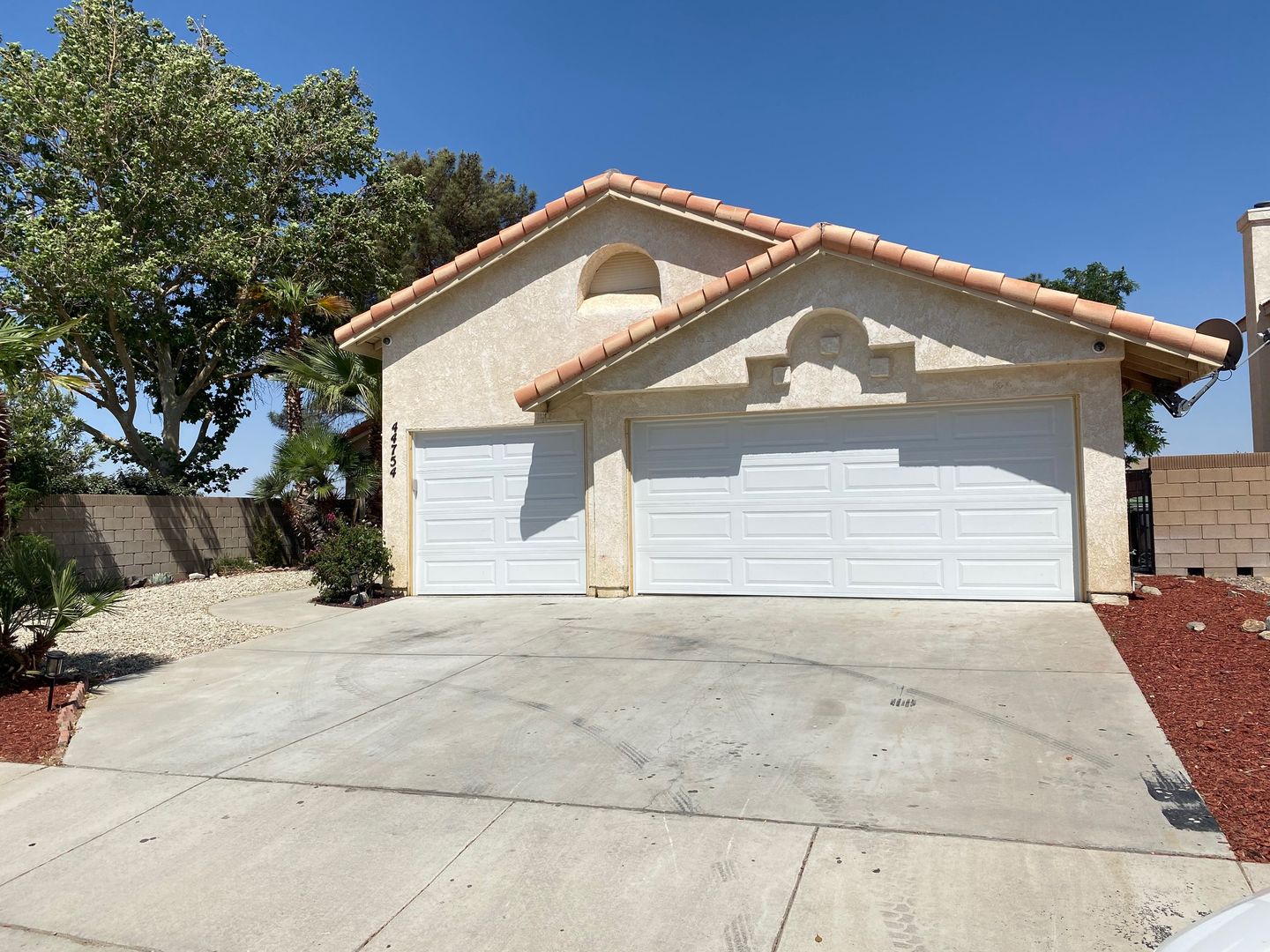 Lancaster House: 44754 Cerisa St.