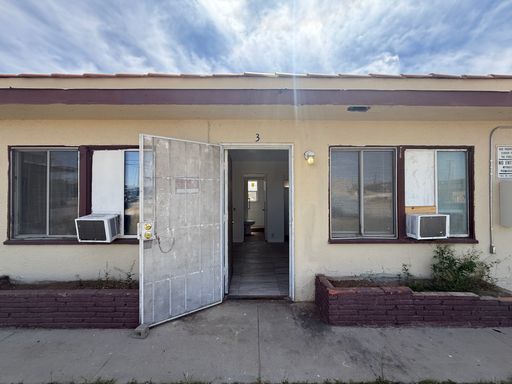 Palmdale Renovated Apartment