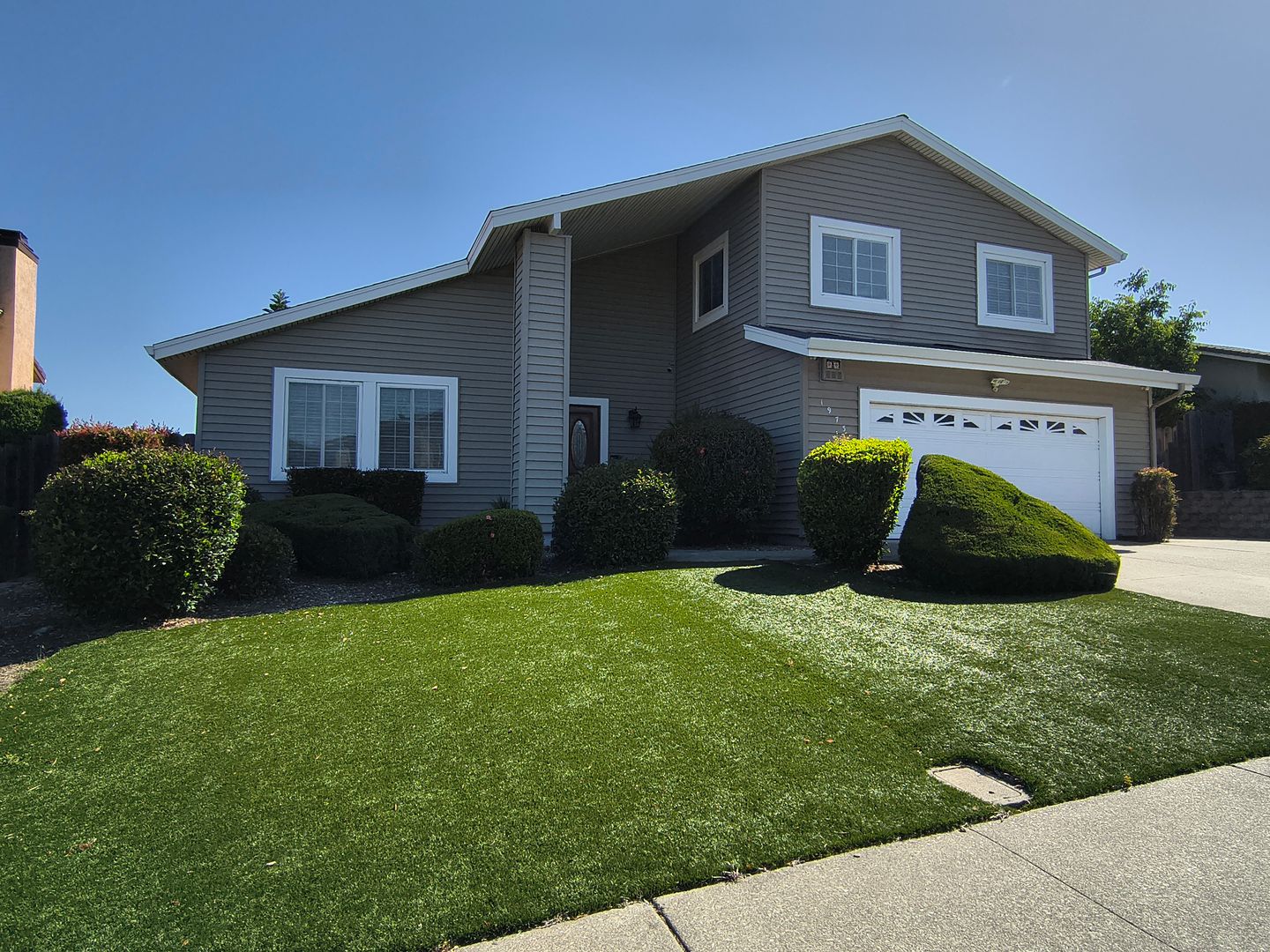 Hercules House: 1973 Redwood Rd