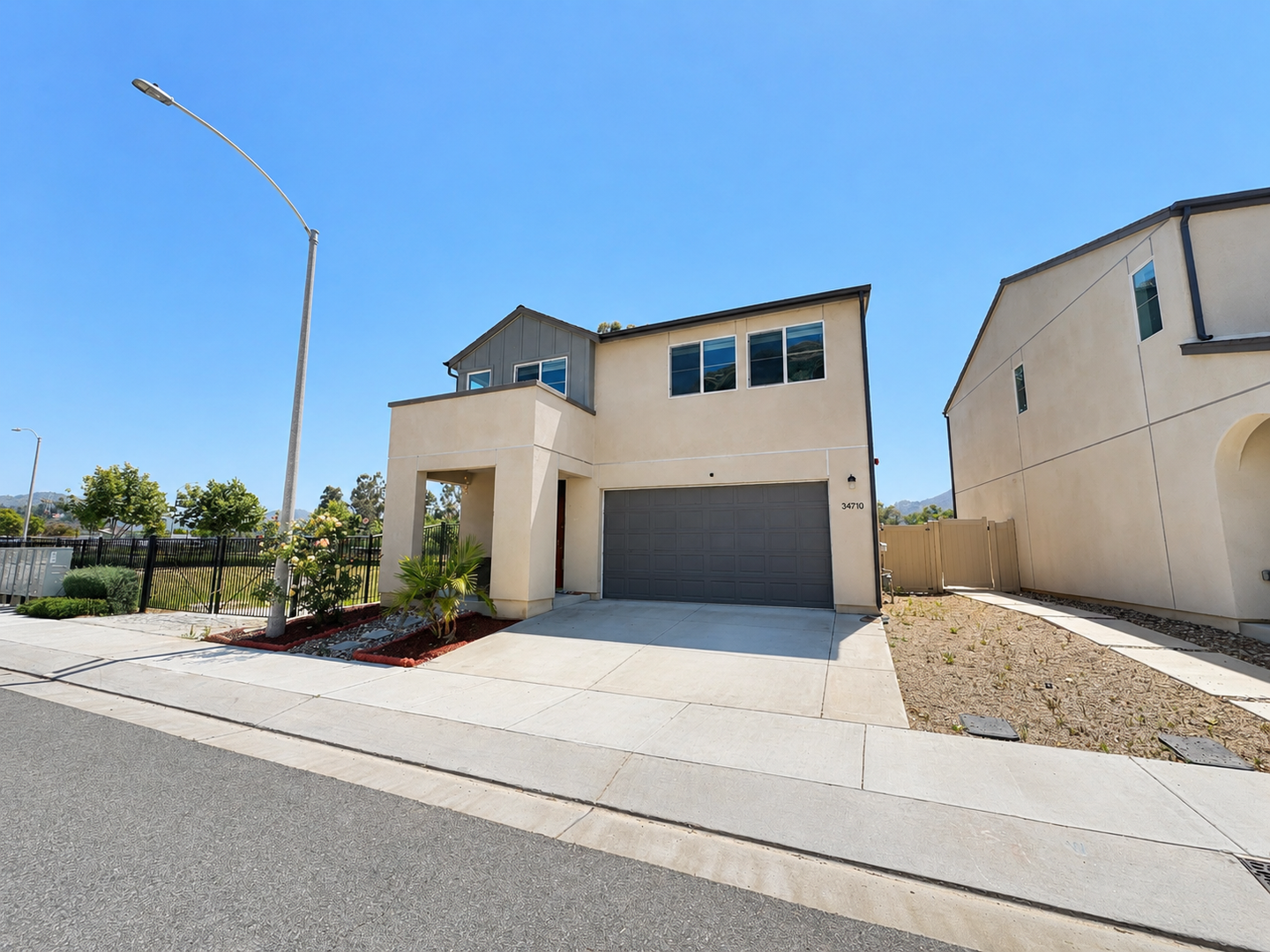 Fallbrook House: 34710 Criollo Way