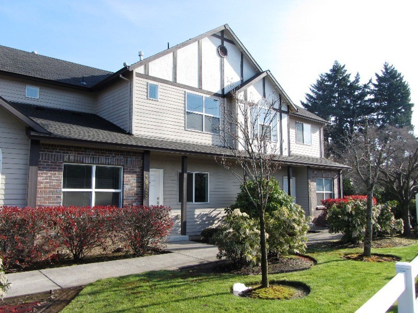 Portland Townhome: 16739 NE Halsey St.
