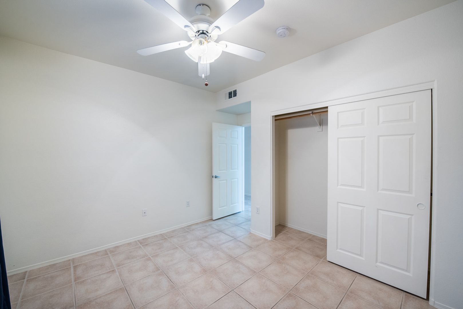Las Vegas Condo: 1050 E Cactus Ave #1082