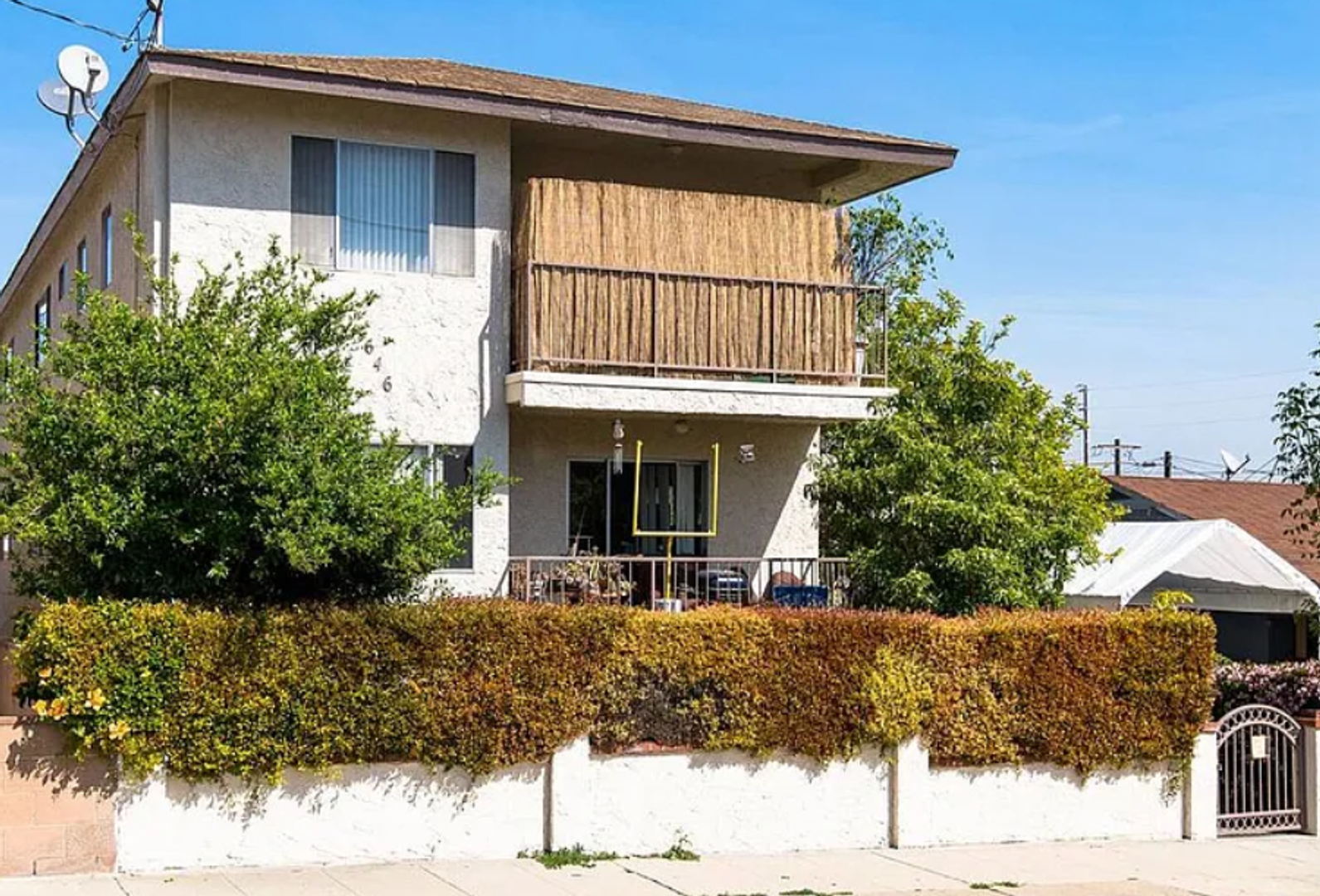 San Pedro Apartment: 646 W 22nd St.