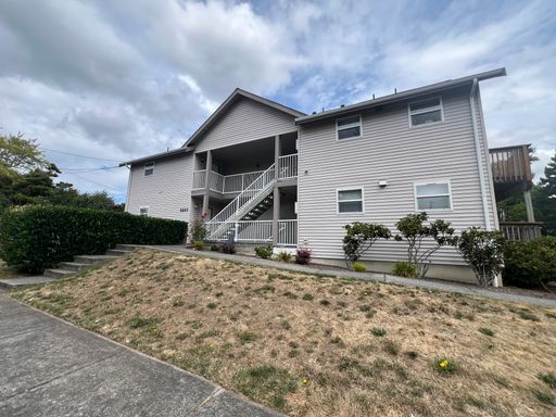 Studio in Lettered Streets with W/D close to downtown, shopping, and bus lines – photo 1