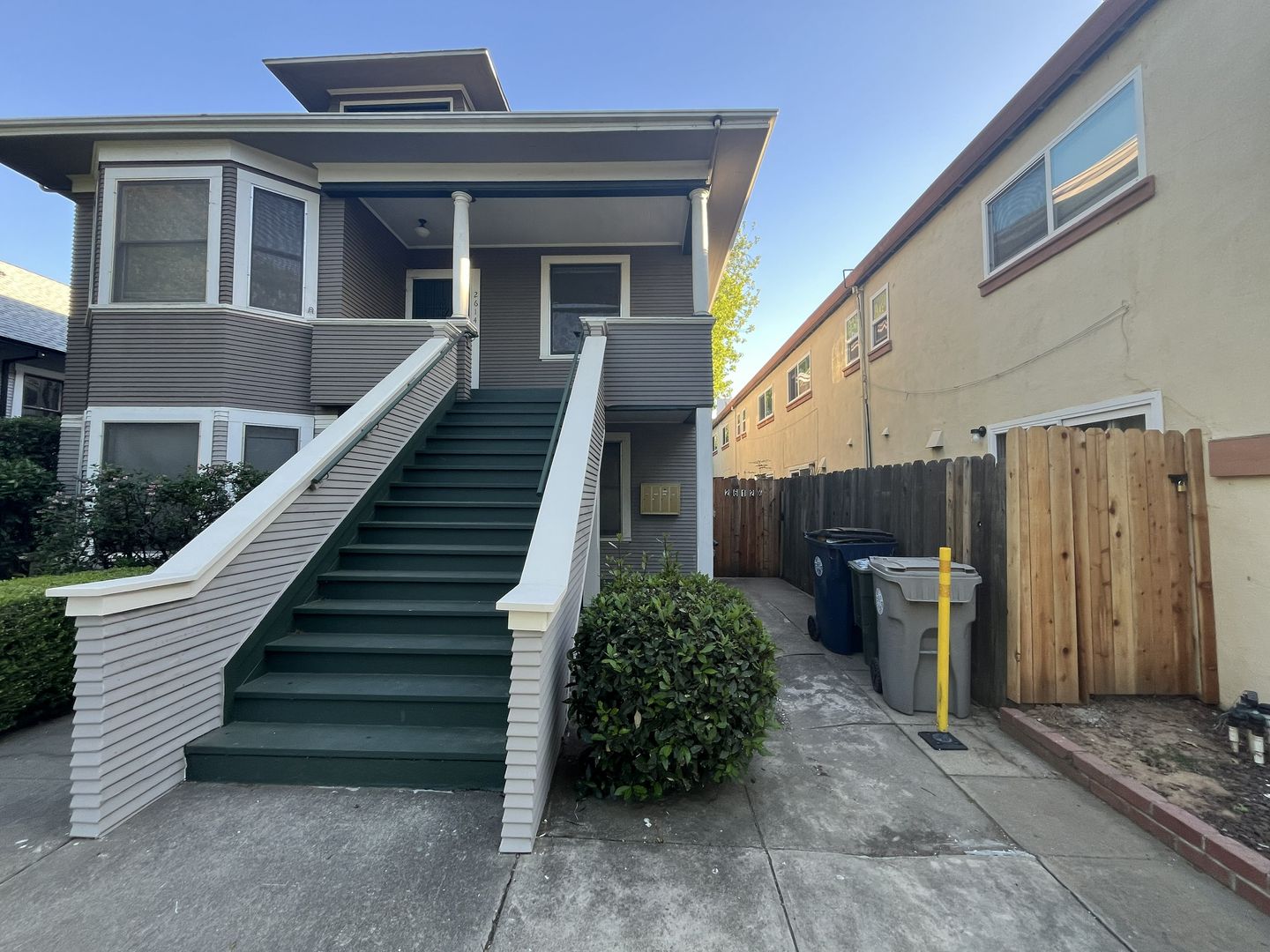 Sacramento Apartment: 2612-2614 Q ST
