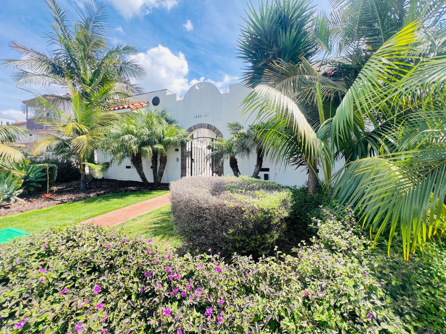 San Diego Apartment: 3965 Hamilton Street