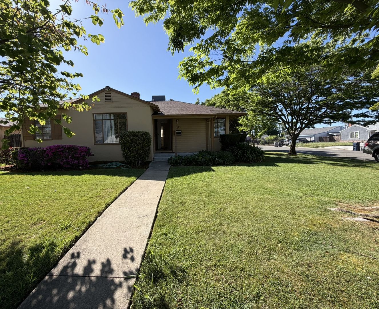 Sacramento House: 5500 38th ave