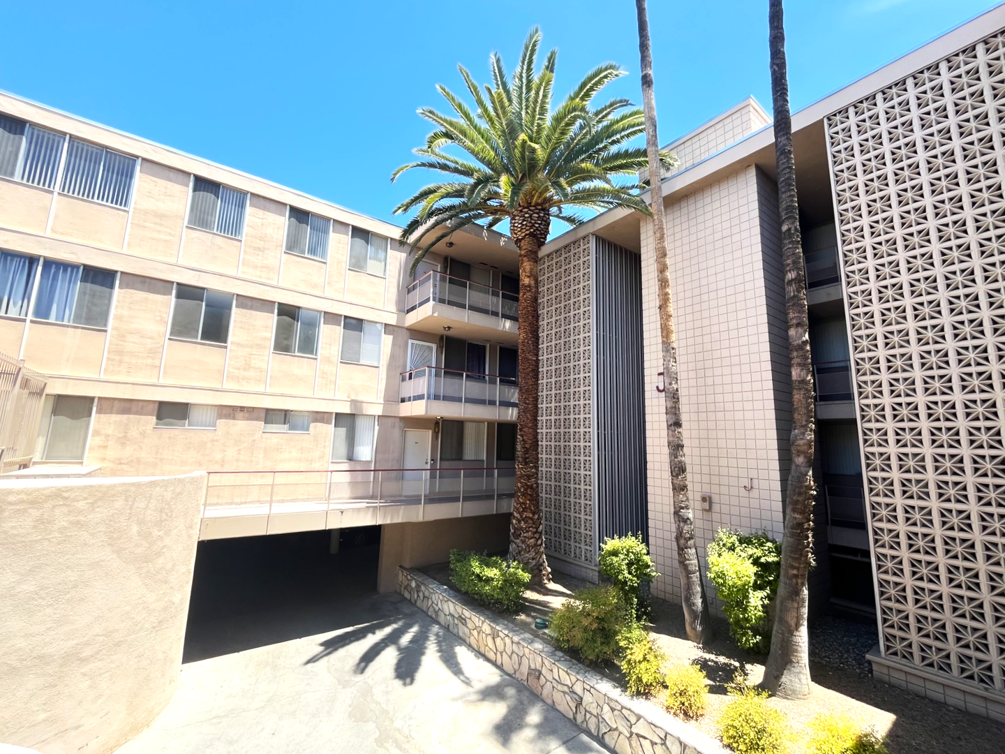 Riverside House: 6979 Palm Ct.