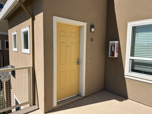 Spacious 3 Bed, 2 Bath, 1250 Square Foot Apartment with Air Conditioning. – photo 1