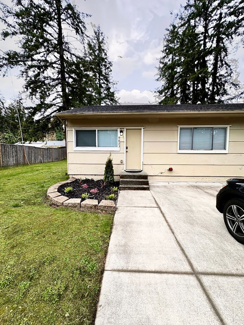 Lakewood Apartment: 9823 Northgate RD SW