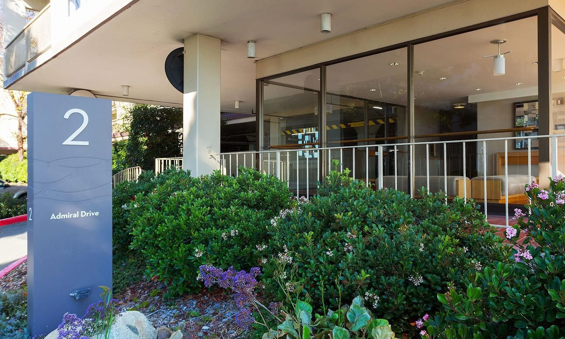 Emeryville Condo: 2 Admiral Drive #283