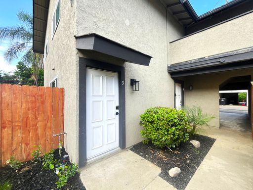 Remodeled 2 Bed, 1.5 Bath Unit Located in Ontario! – photo 1