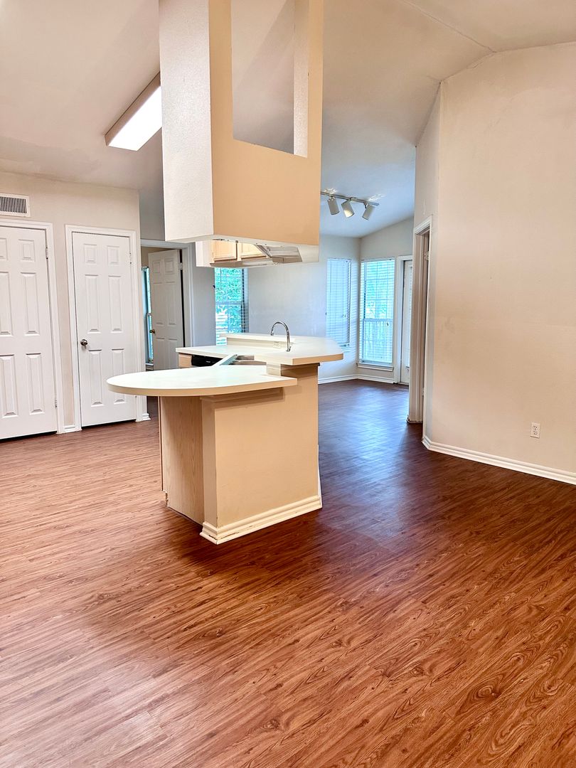 K779 - Pointe 360 #422 - FOR SALE 6 of 12