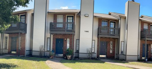 River Crossing - Near Downtown - 2BD /2.5BA - Townhome - Yard - Pet Friendly - $1500 - RENT SPECIAL – photo 1