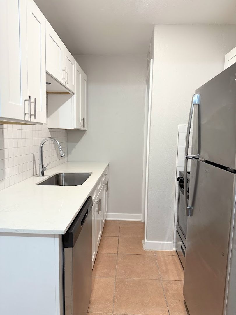 Austin Apartment: 307 & 311 East 31st