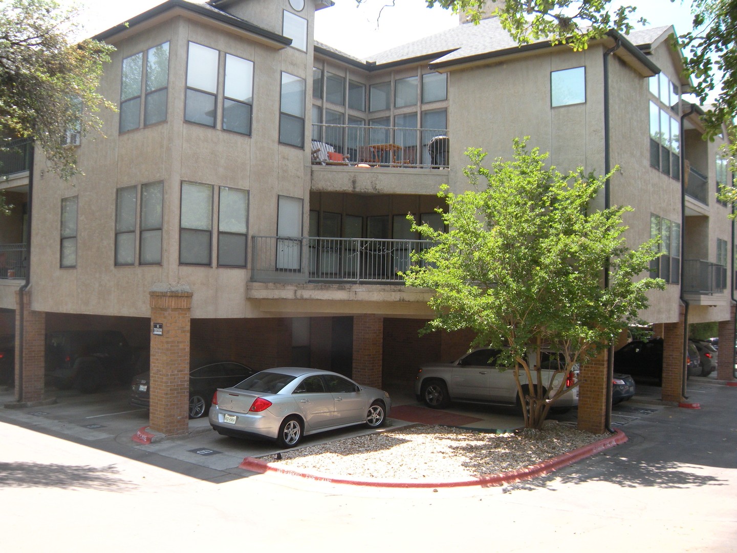Austin Apartment: 1910 Robbins Place