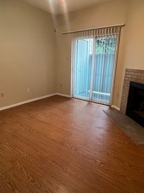 Beautiful 1BD / 1BA - W/D - North Campus - Law School - Engineering - $950* – photo 1