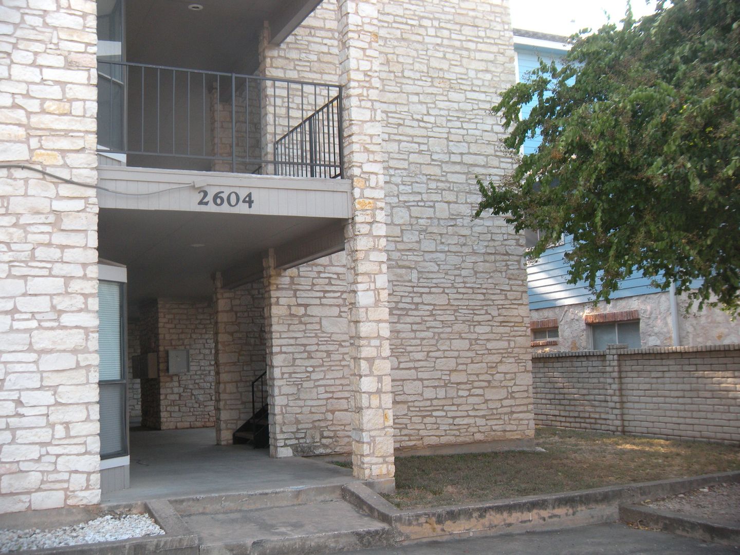 Austin Apartment: 2604 Salado