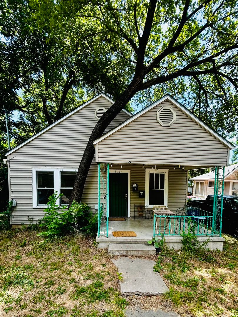 Austin Apartment: 615 West 31st