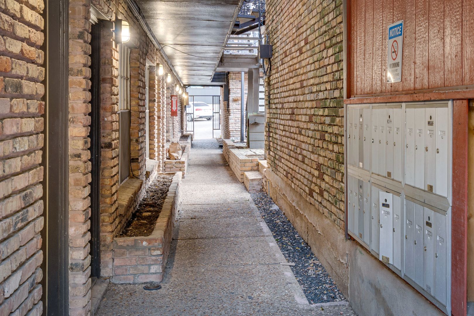 Austin Apartment: 307 & 311 East 31st