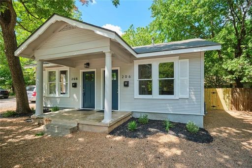 Classic Hyde Park Hacienda - Huge Yard - 1 Bedroom - New Finish Out - Pet Friendly - Huge Yard - W/D - $1500 – photo 1