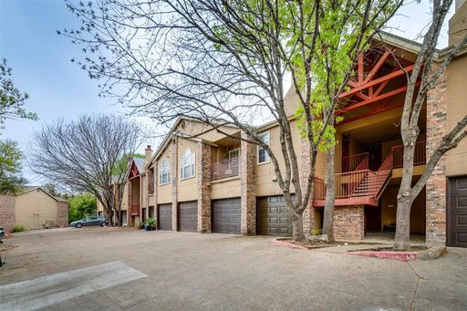 Hillside Living in the City – photo 1